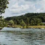 Met Zicht Op De Rivier De Semois En Eigen Balkon * Vresse-sur-Semois