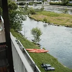 Διαμέρισμα Met Zicht Op De Rivier De Semois En Eigen Balkon *