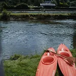 Met Zicht Op De Rivier De Semois En Eigen Balkon *