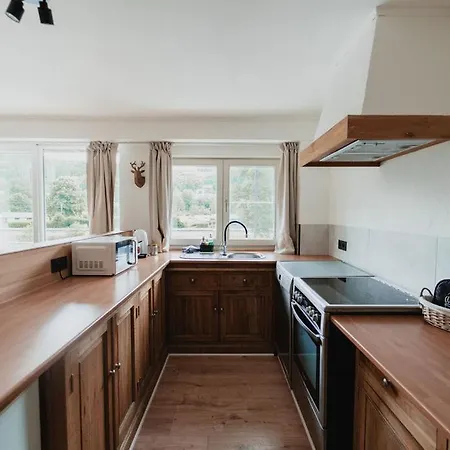 Met Zicht Op De Rivier De Semois En Eigen Balkon Apartament