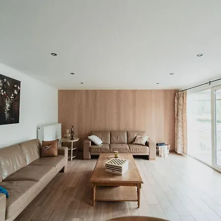 Met Zicht Op De Rivier De Semois En Eigen Balkon Apartament