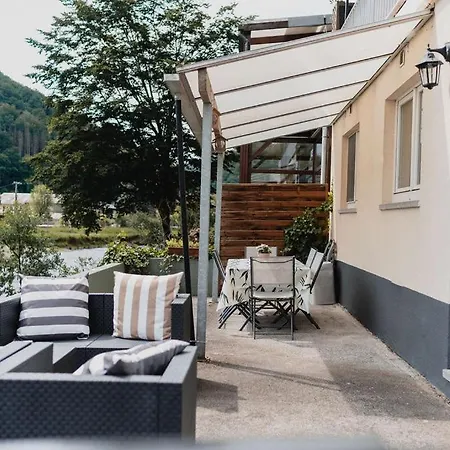 Apartament Met Zicht Op De Rivier De Semois En Eigen Balkon