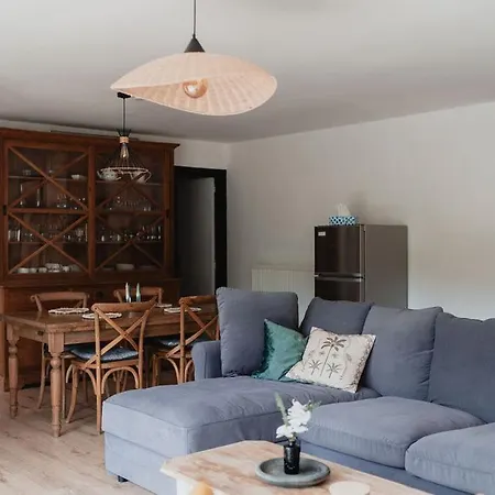 Met Zicht Op De Rivier De Semois En Eigen Balkon *